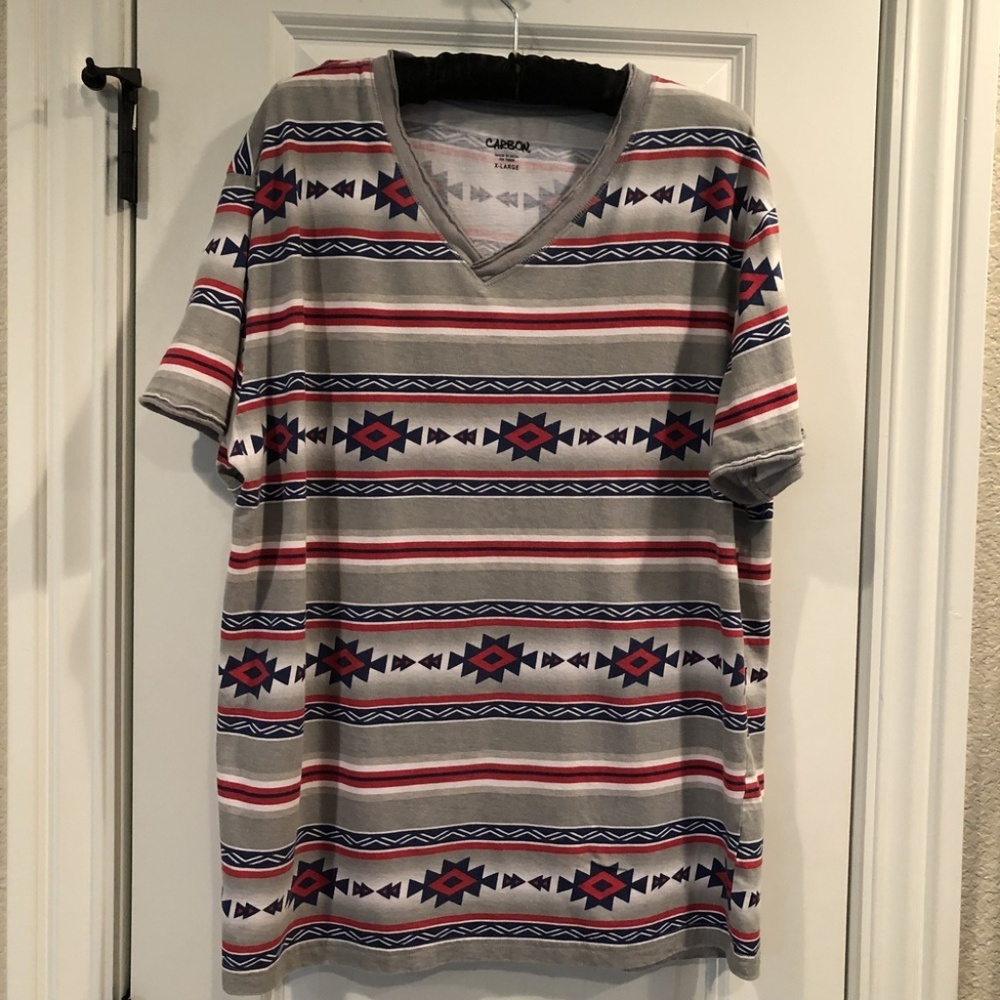 Aztec Print TShirt Red Grey Extra Large V-Neck